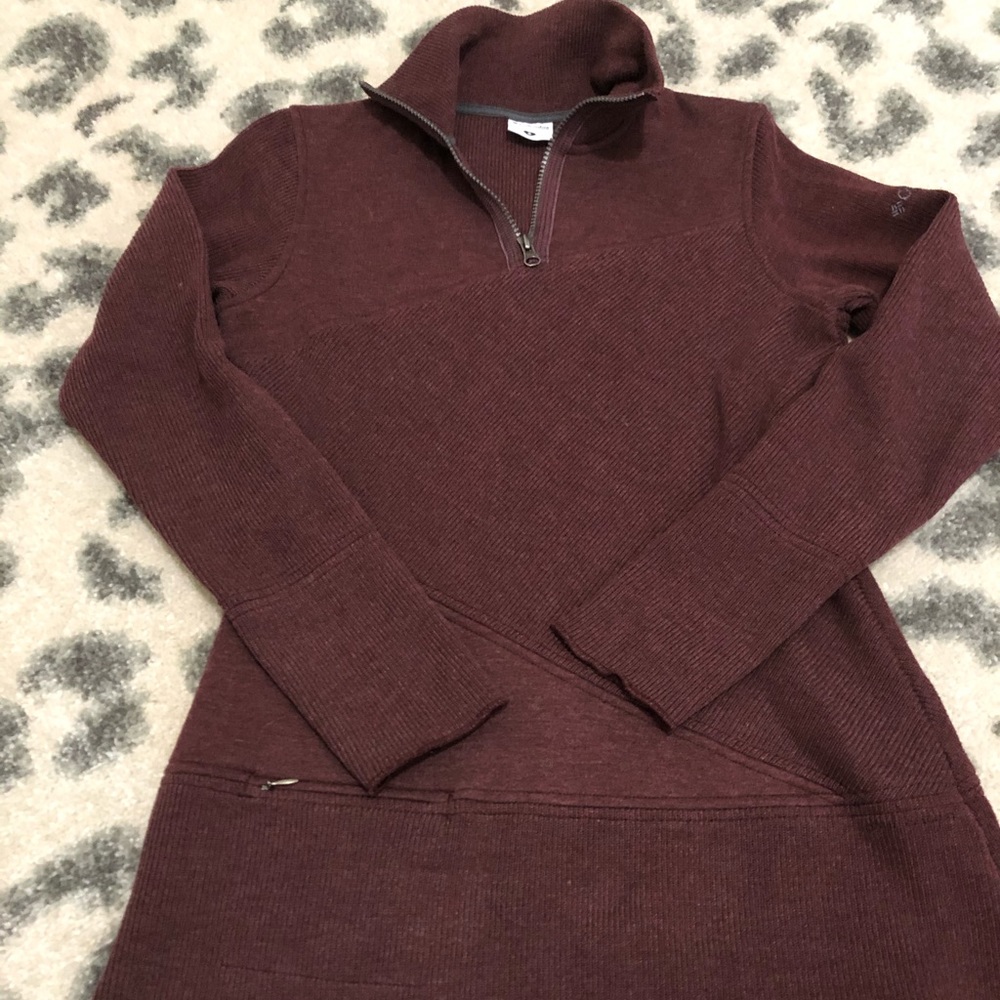 Columbia sweater. Size small.